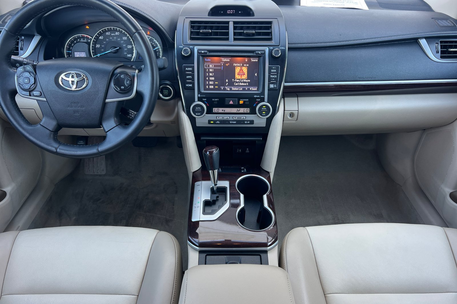 Used 2014 Super White Toyota L image 13