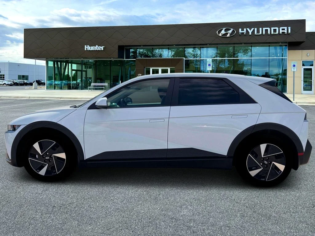 New 2026 Atlas White Hyundai SEL image 3