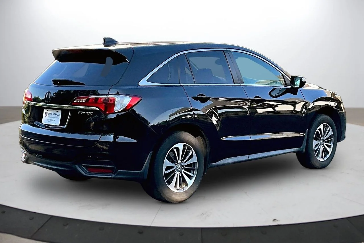 Used 2018  Acura Advance Package image 9