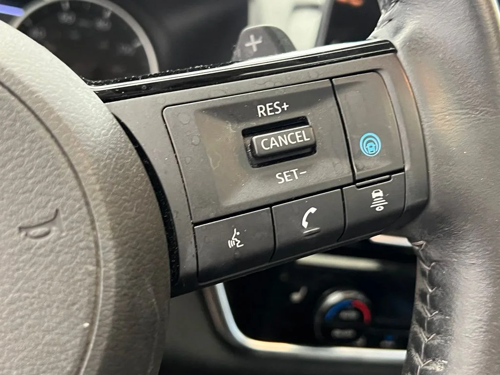 Used 2021 Gray Nissan SL image 17