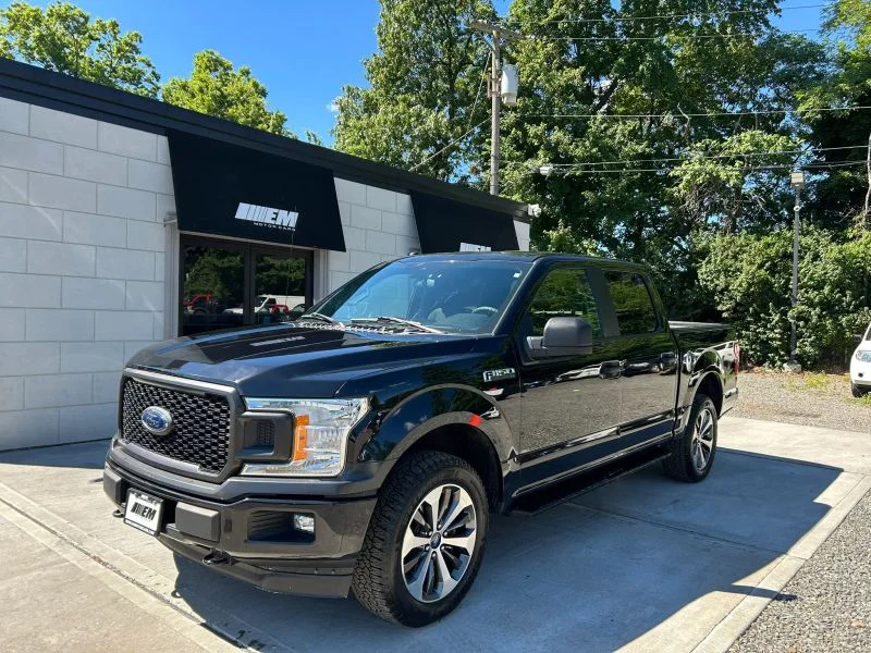 Used 2019 Black Ford XL Pickup 4D 5 1/2 ft image 1