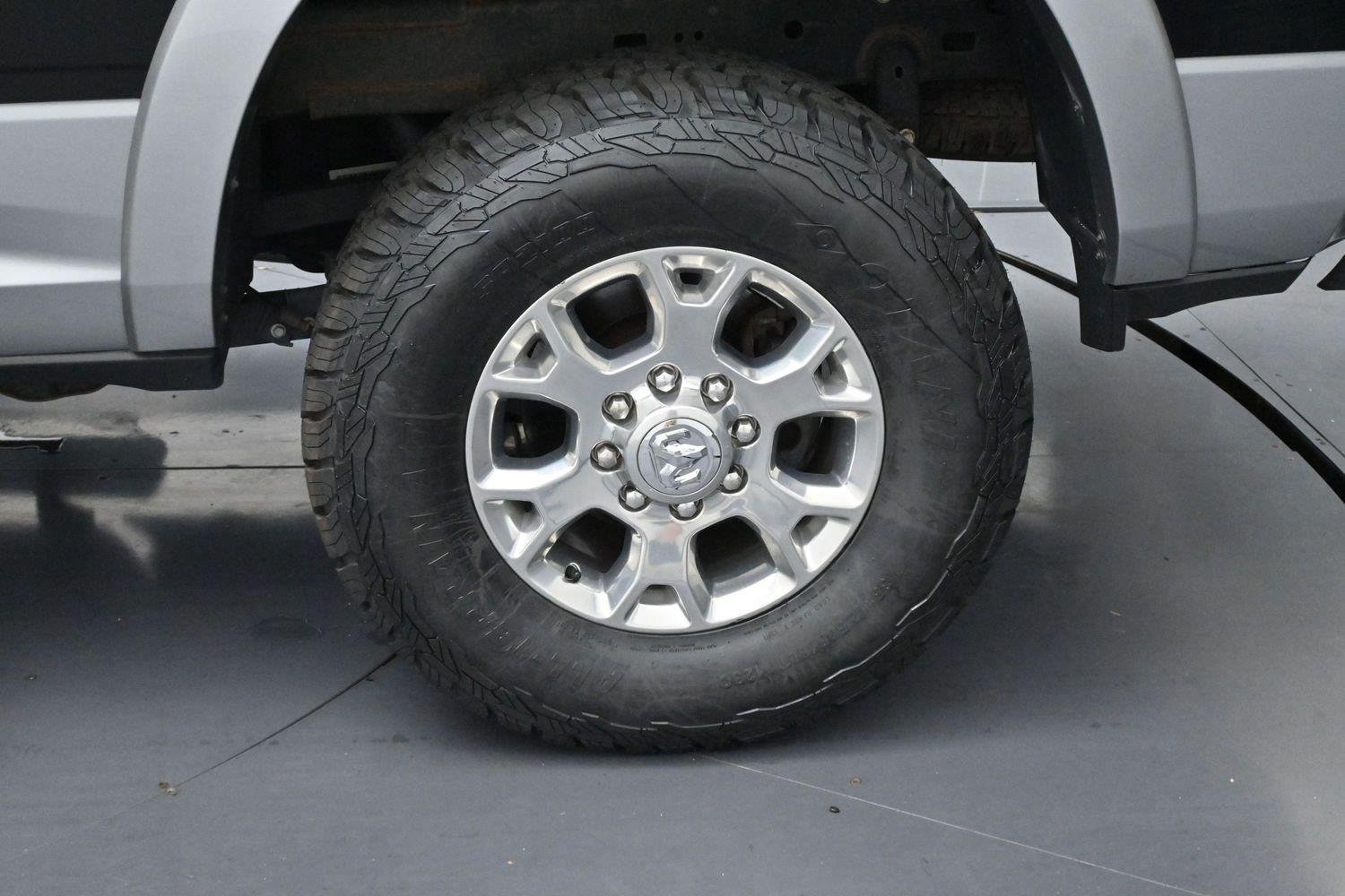 Used 2021 Diamond Black Crystal Pearlcoat Ram Laramie image 36