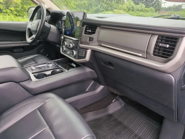 Used 2022 Black Ford XLT image 36