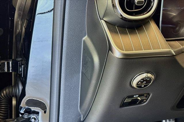 New 2026 Black Mercedes-Benz GLC 300 image 40