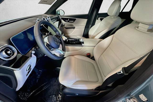 New 2026 Verde Silver Metallic Mercedes-Benz GLC 300 image 48