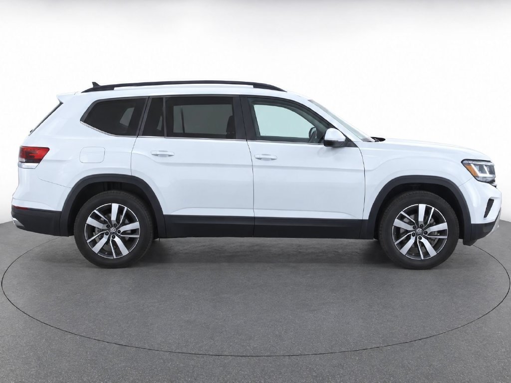 Certified Used 2022 Pure White Volkswagen 2.0T SE image 6