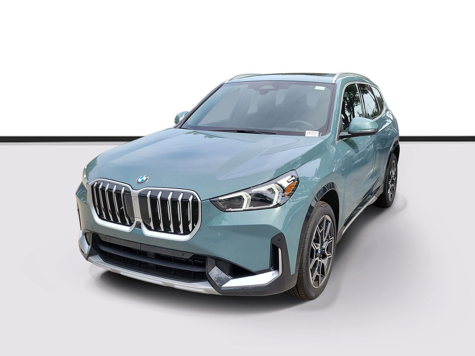 New 2026 Cape York Green Metallic BMW xDrive28i image 2