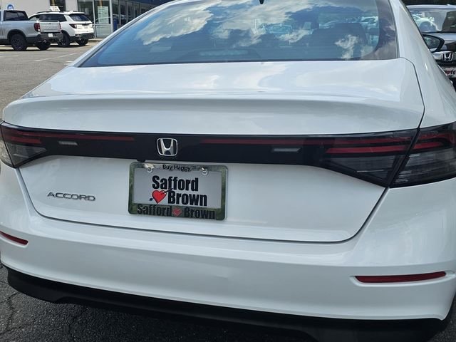 Used 2025  Honda SE image 6
