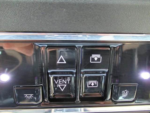 Used 2021 Red Lincoln Reserve image 28