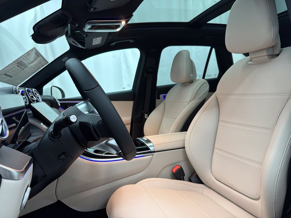 New 2027 Polar White Mercedes-Benz GLC 300 image 91