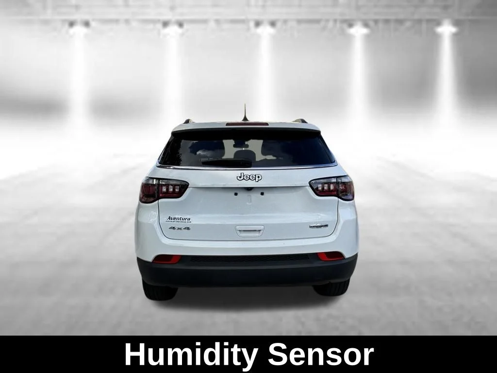 Certified Used 2024 White Jeep Latitude Lux image 6