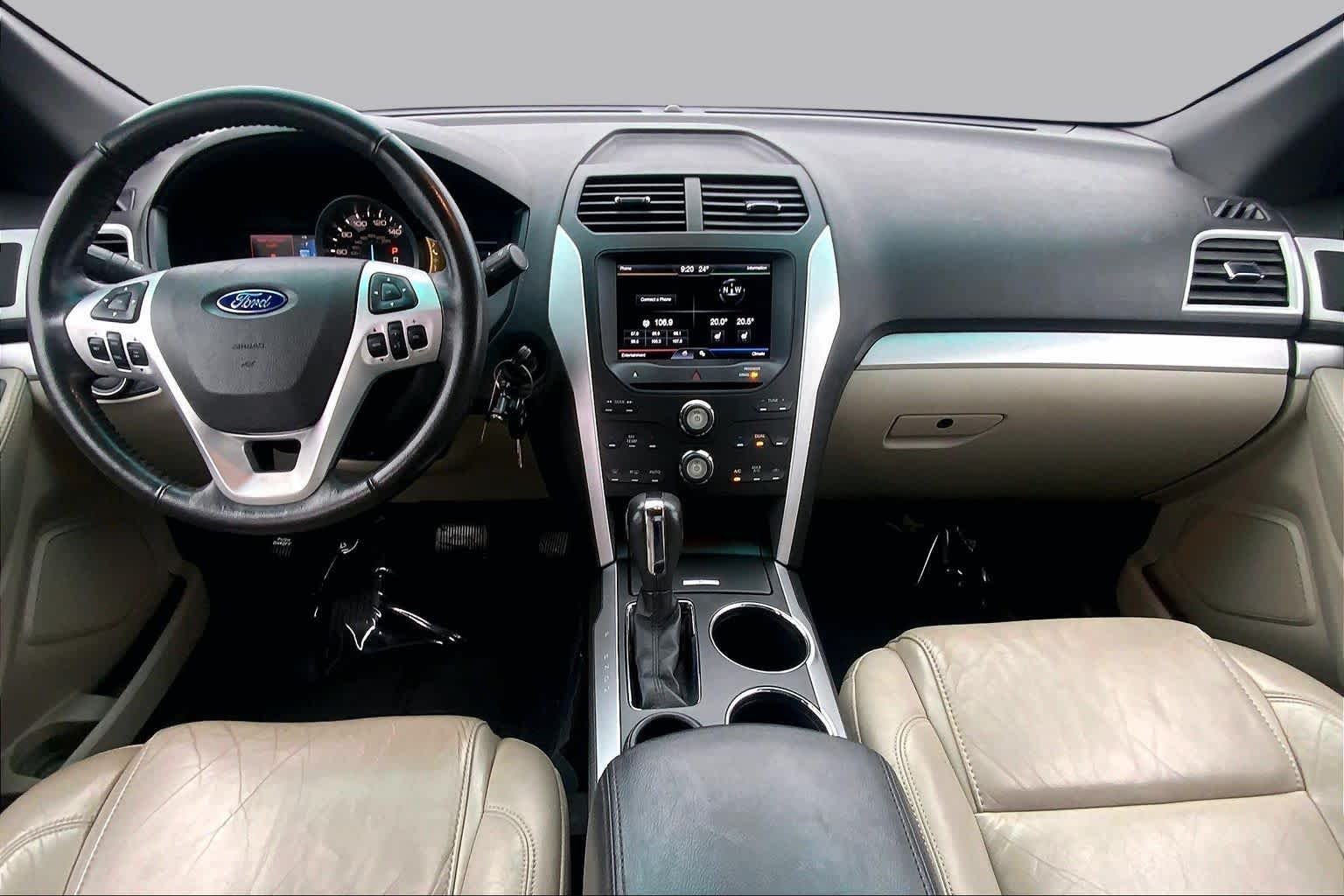 Used 2012 White Platinum Metallic Tri-coat Ford XLT image 14