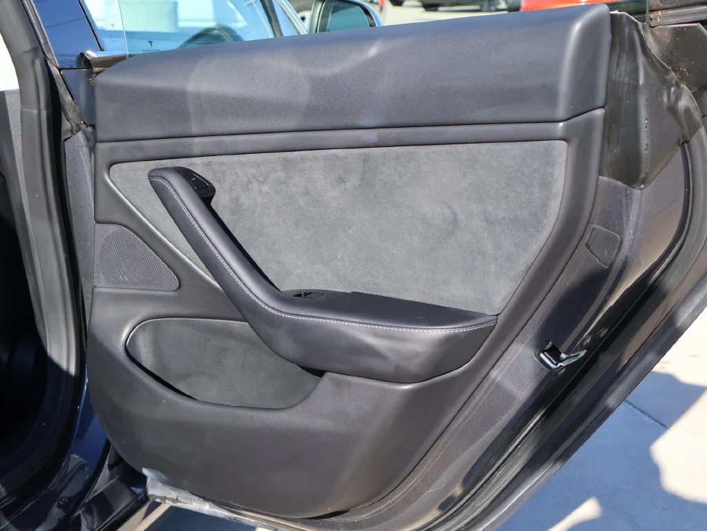 Used 2018  Tesla  image 37