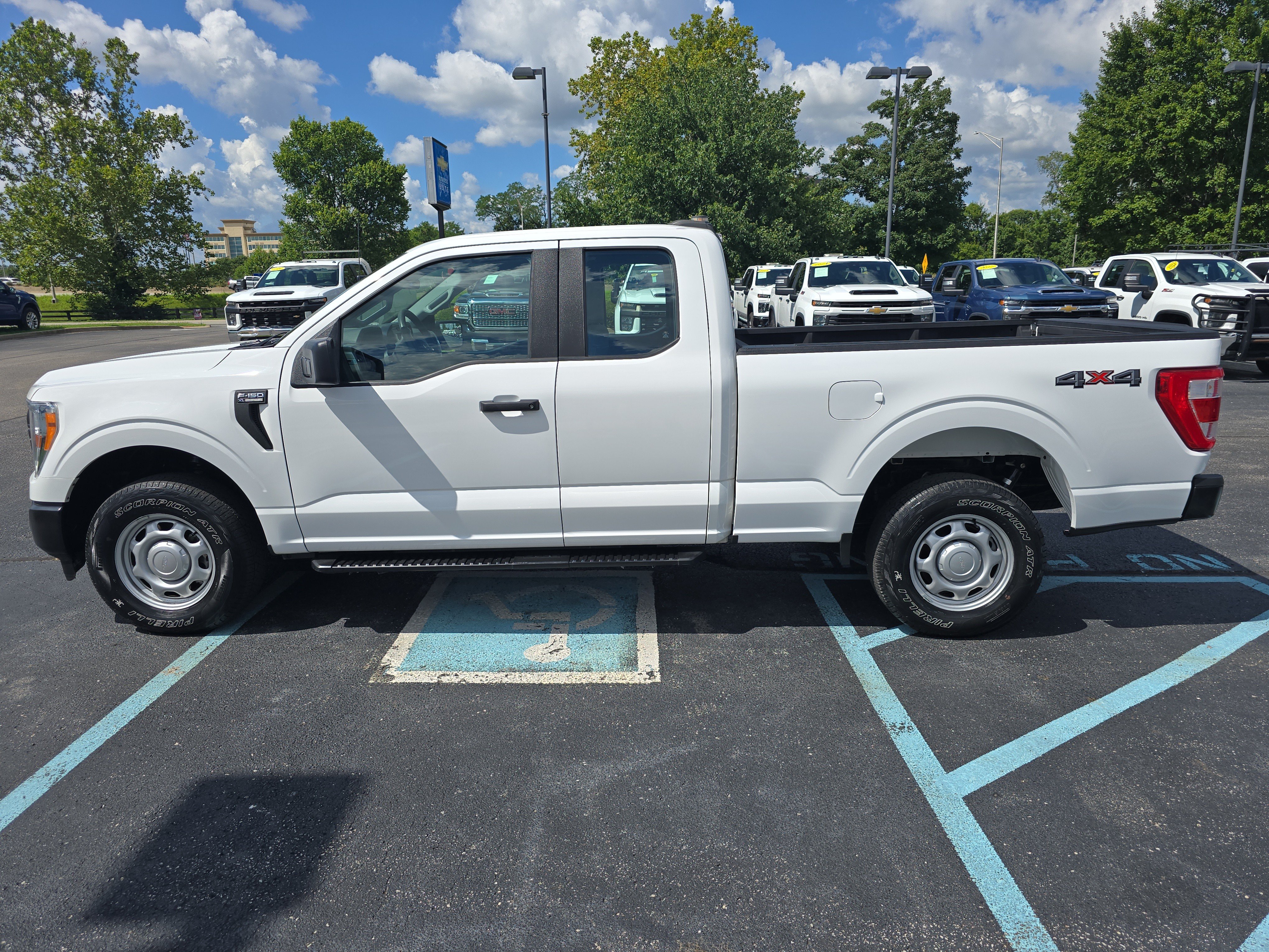 Used 2021 Oxford White Ford XL image 10