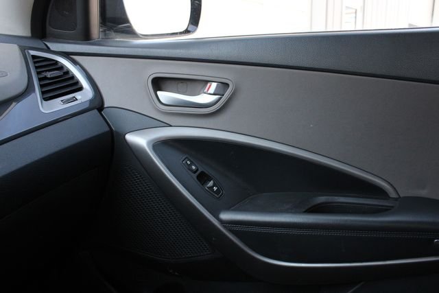 Used 2015 Sparkling Silver Hyundai Base image 19