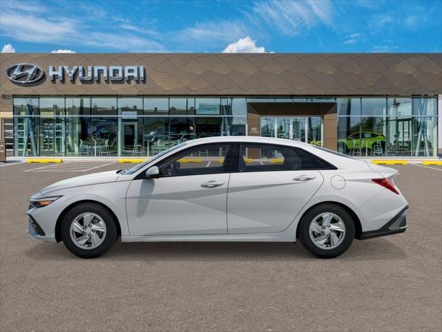 New 2026 White Hyundai SE image 3