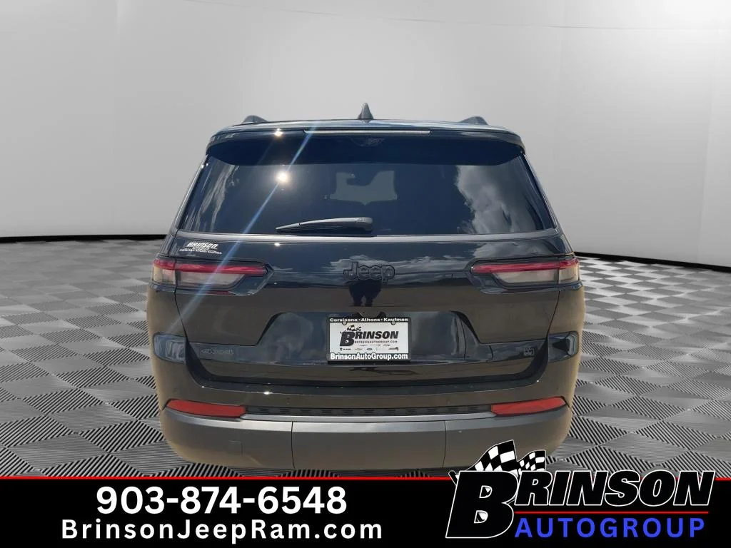 New 2026 Diamond Black Crystal Pearl-Coat Exterior Paint Jeep 85th Anniversary Edition image 4