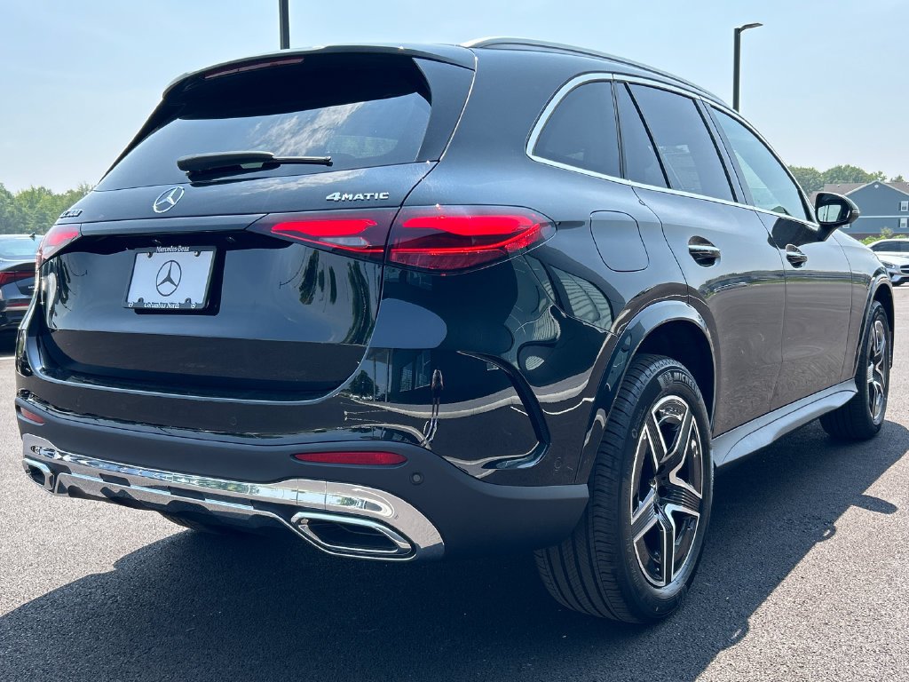 New 2026 Black Mercedes-Benz GLC 300 image 8