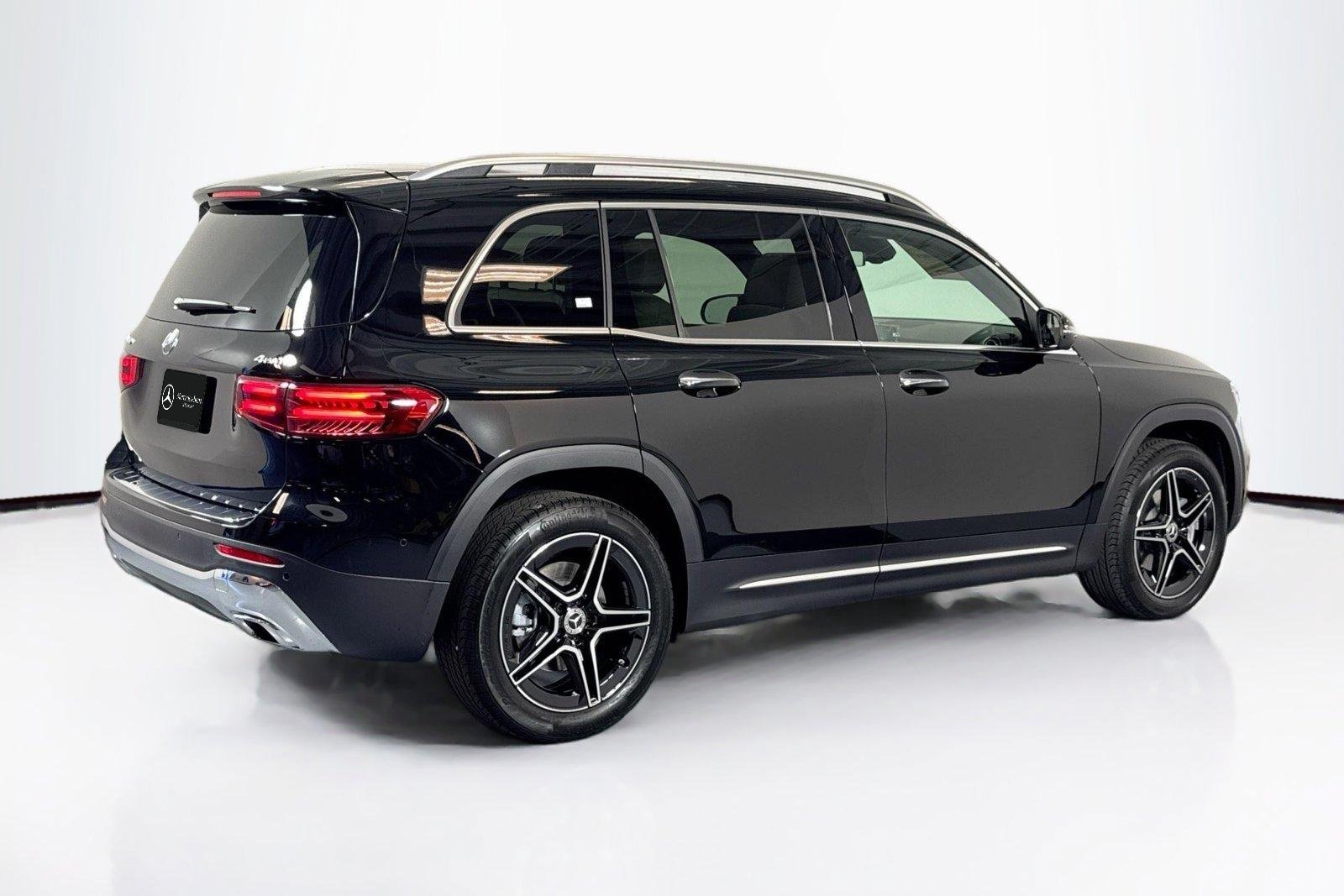 New 2026 Night Black Mercedes-Benz GLB 250 image 5