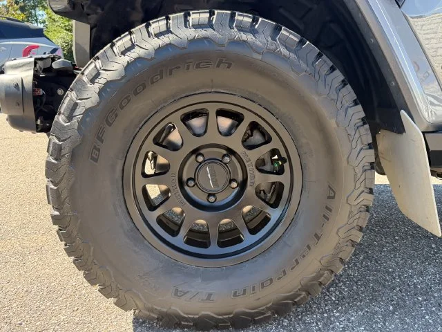 Used 2020 Sting-Gray Clearcoat Jeep Rubicon image 10