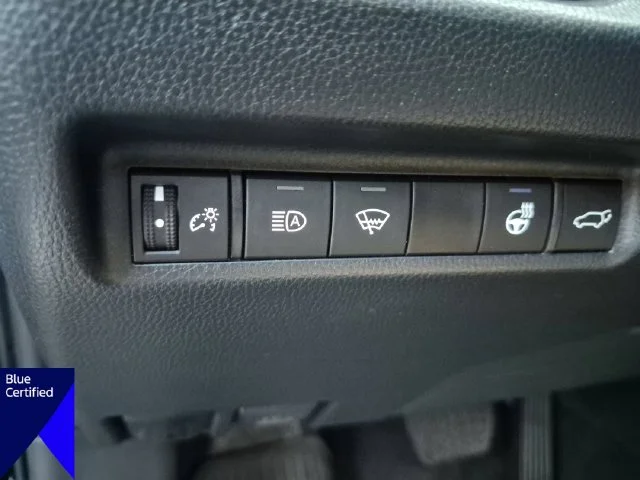Used 2022 Black Toyota XLE Premium image 17