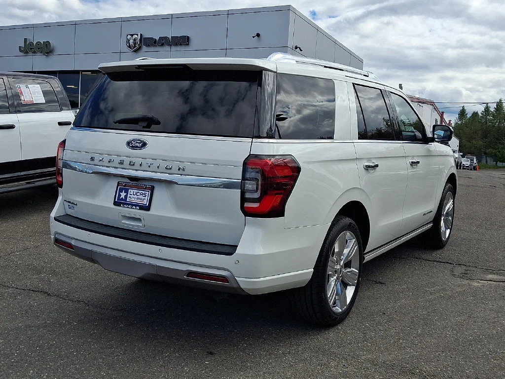 Used 2022 Star White Metallic Tri-Coat Ford Platinum image 11