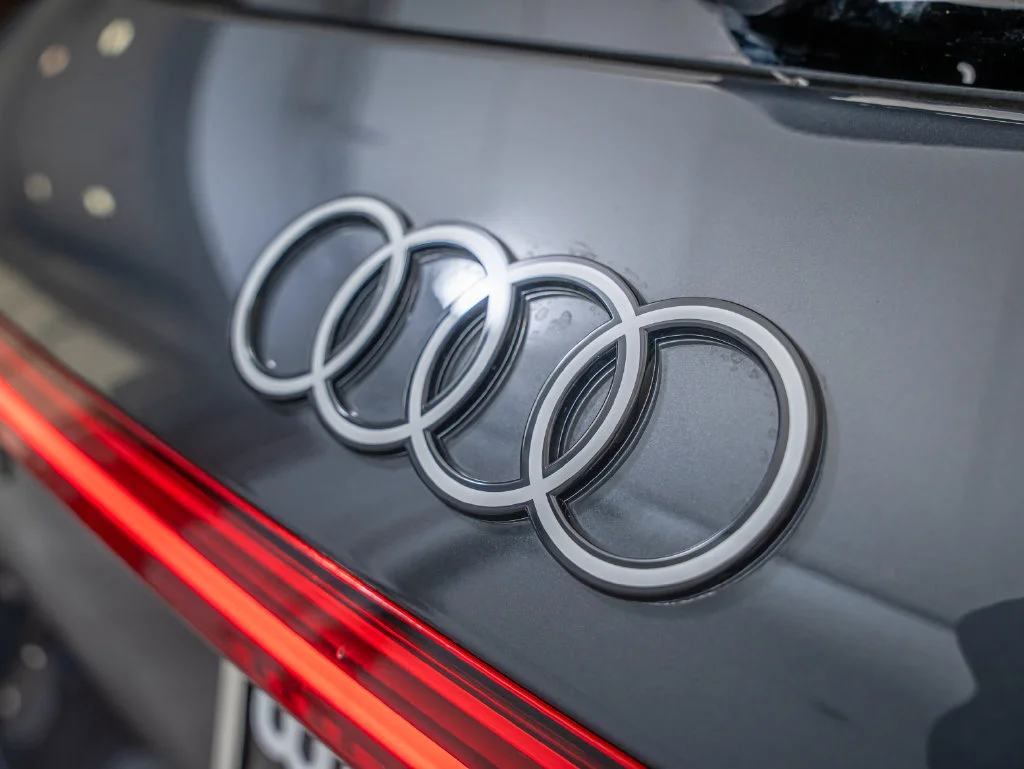 Used 2025 Tambora Gray Metallic Audi 2.0T Premium Plus image 18