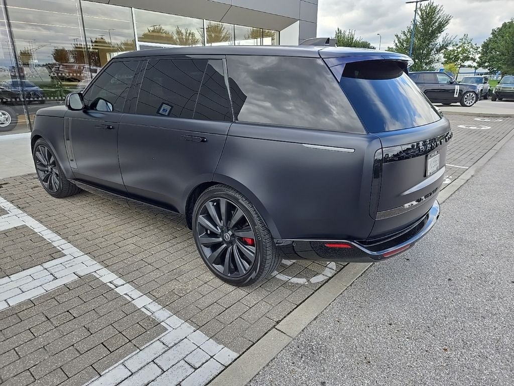 Used 2023 Ligurian Black SV Bespoke Ultra Metallic Sat Land Rover SV image 7