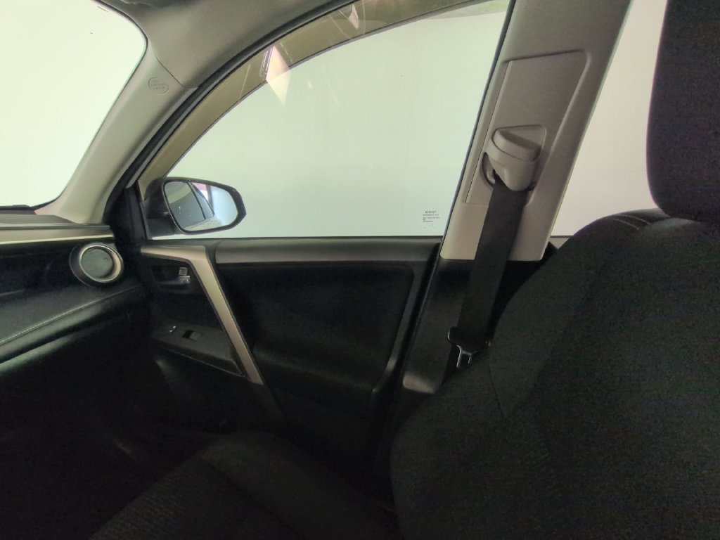 2015 Toyota RAV4 XLE - Photo 28