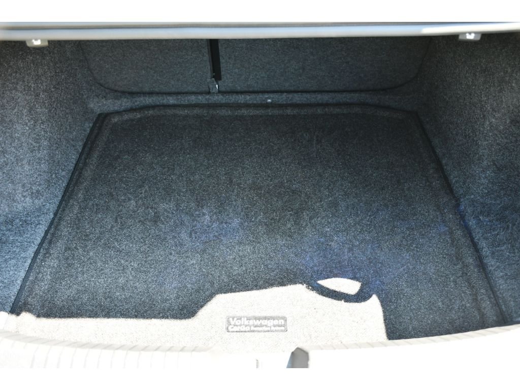 Used 2023 Opal White Pearl Volkswagen SE image 21