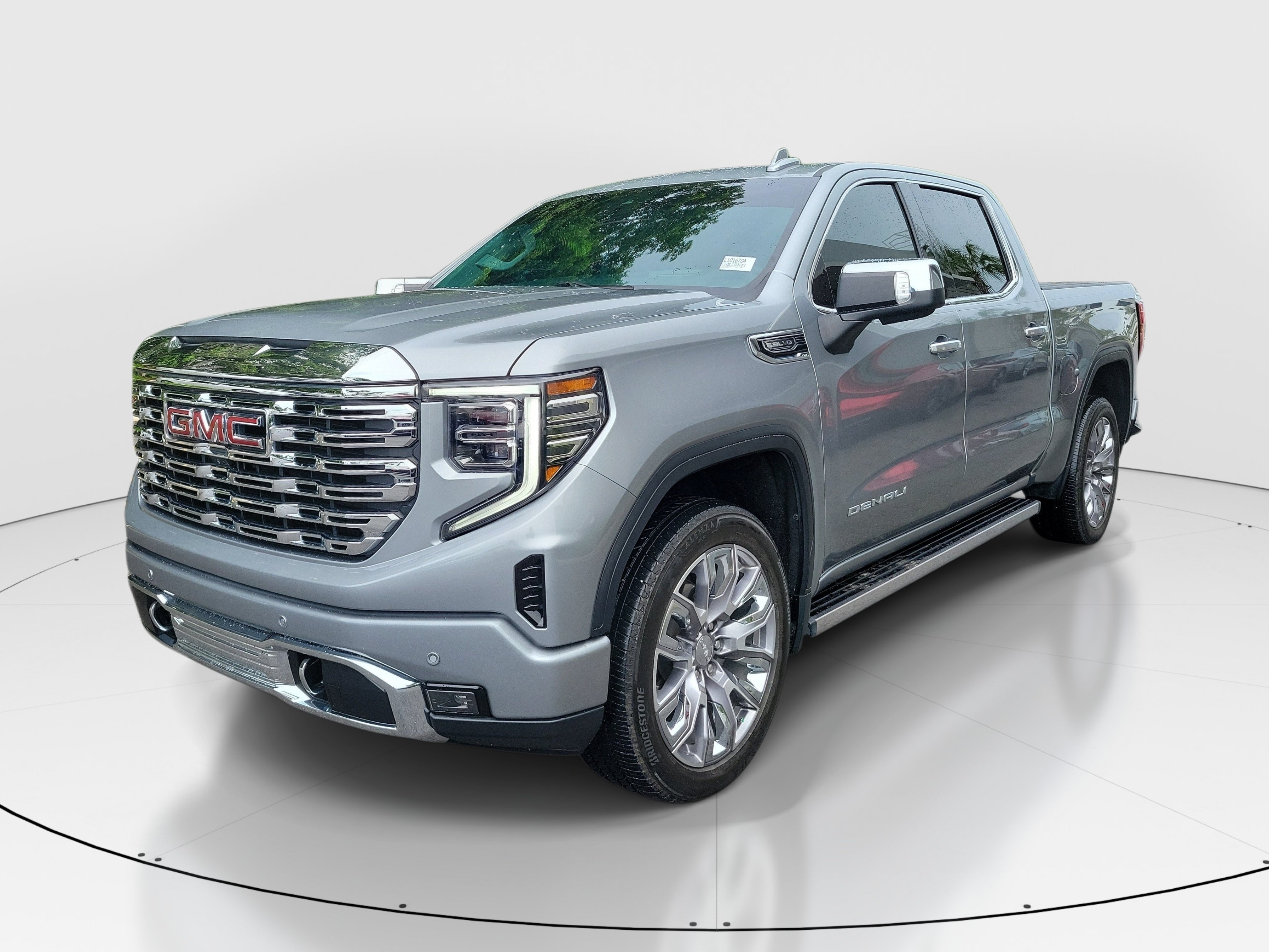 Used 2024 Sterling Metallic GMC Denali image 3