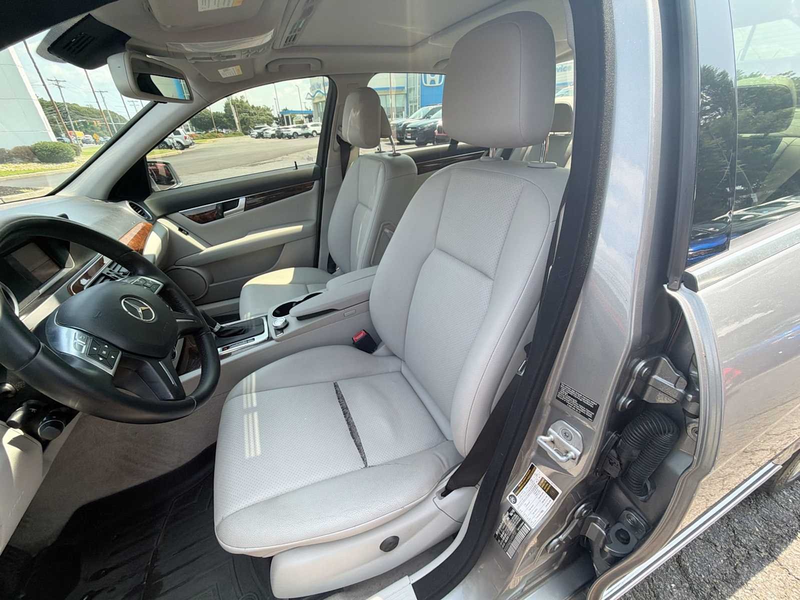Used 2014 Palladium Silver Metallic Mercedes-Benz C 300 Luxury image 21