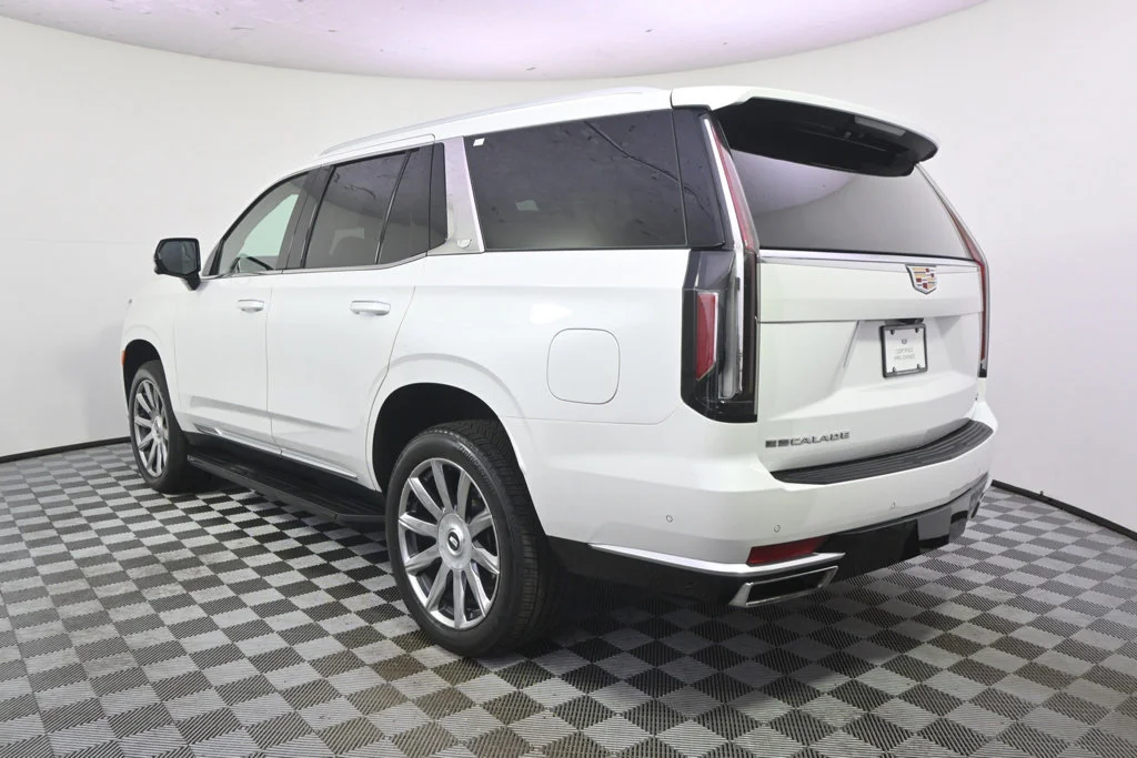 Used 2024 Crystal White Tricoat Cadillac Premium Luxury Platinum image 3