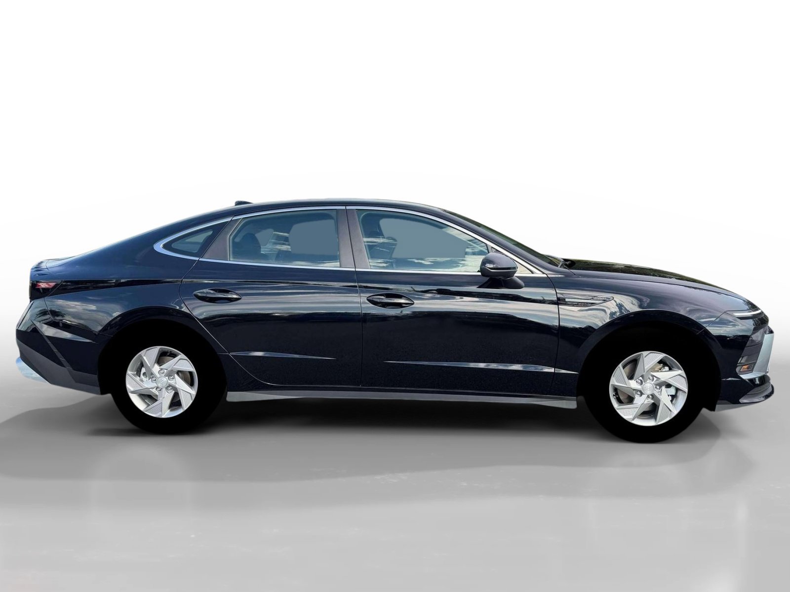 New 2026 Abyss Black Hyundai SE image 9