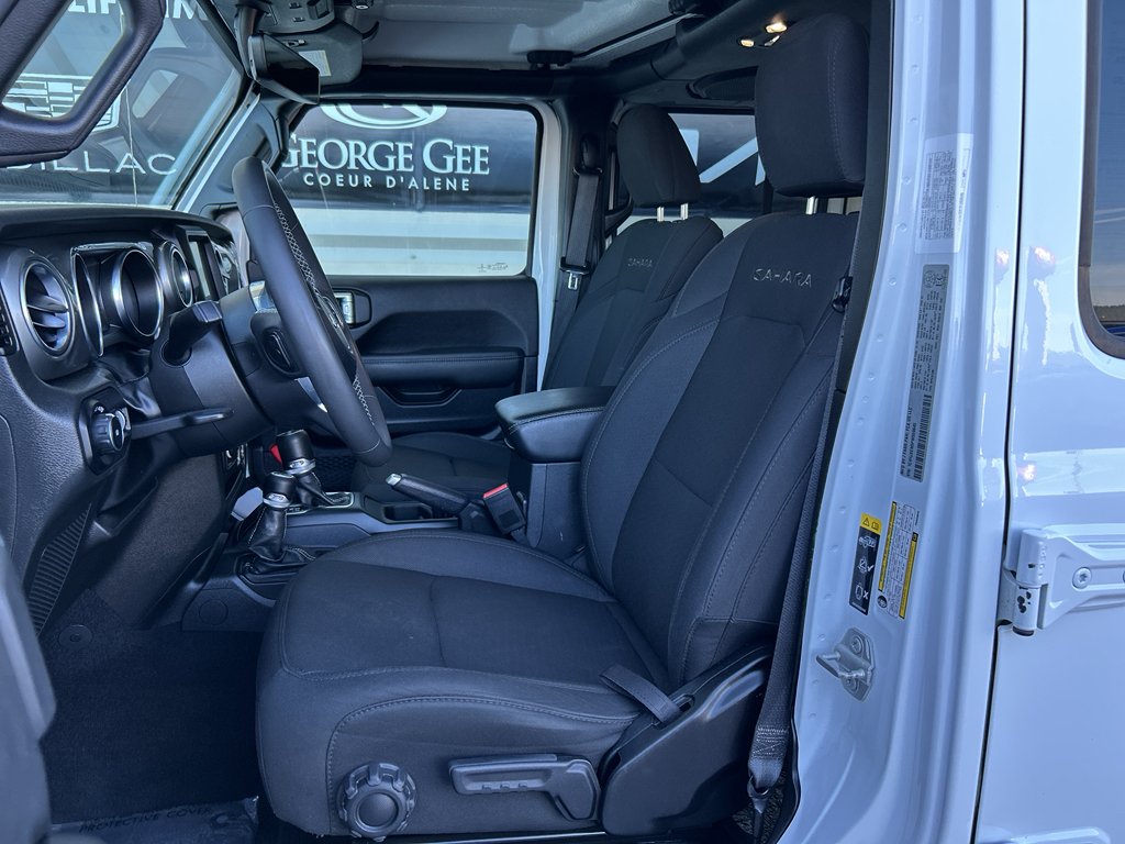 2023 Jeep Wrangler 4-Door Sahara - Photo 10