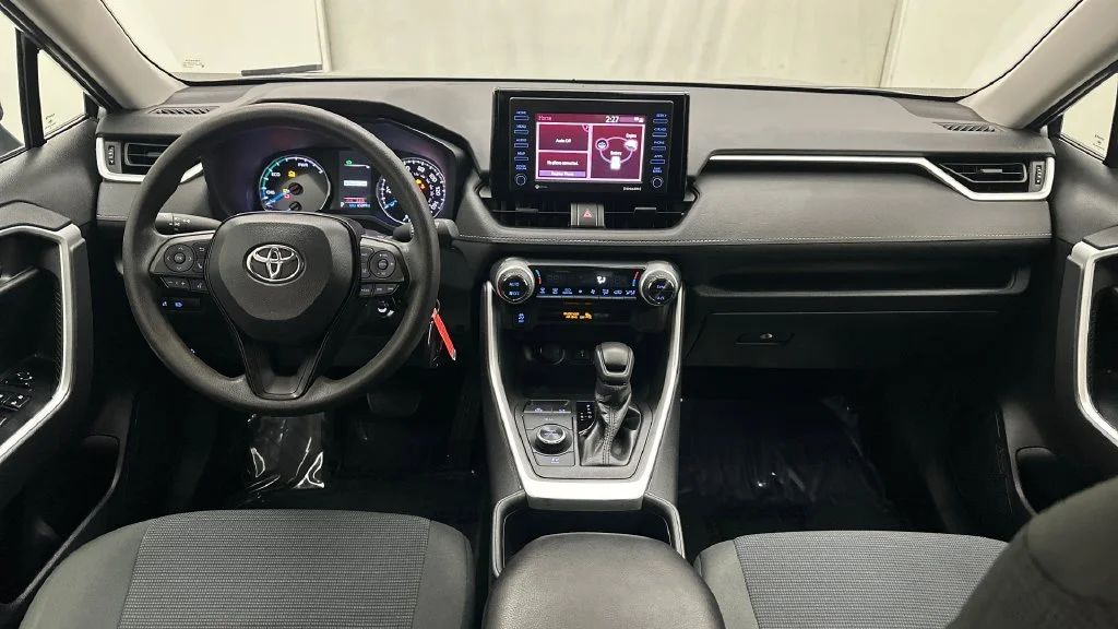 Certified Used 2022 Silver Toyota LE image 25