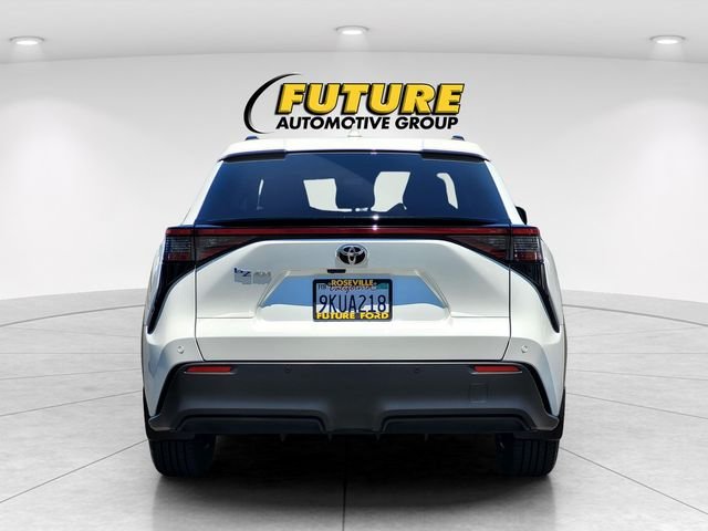 Used 2023 Beige Toyota XLE image 5