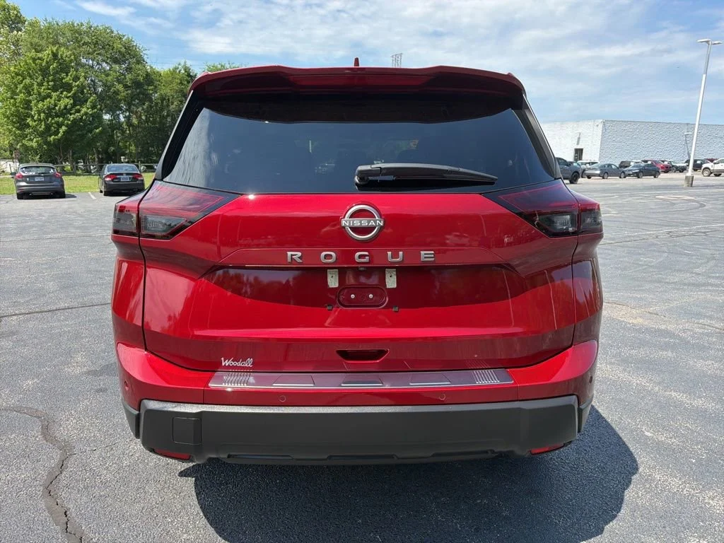 Used 2025 Red Nissan SV image 4