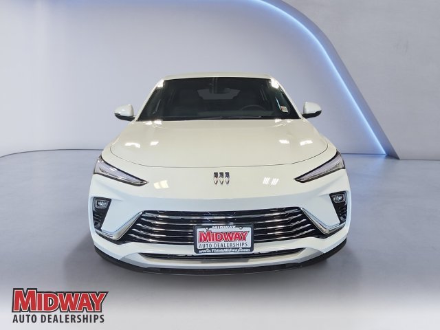 New 2026 Summit White Buick Preferred image 8