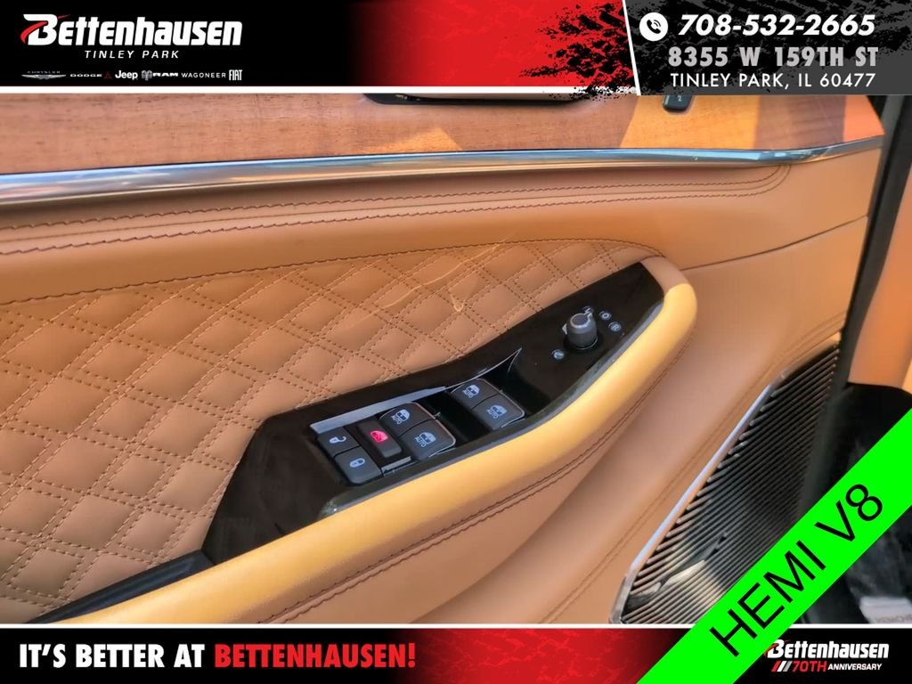 Used 2024 Diamond Black Jeep Summit image 14