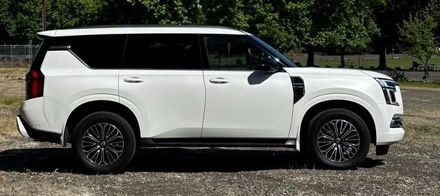2025 Nissan Armada SL - Photo 11