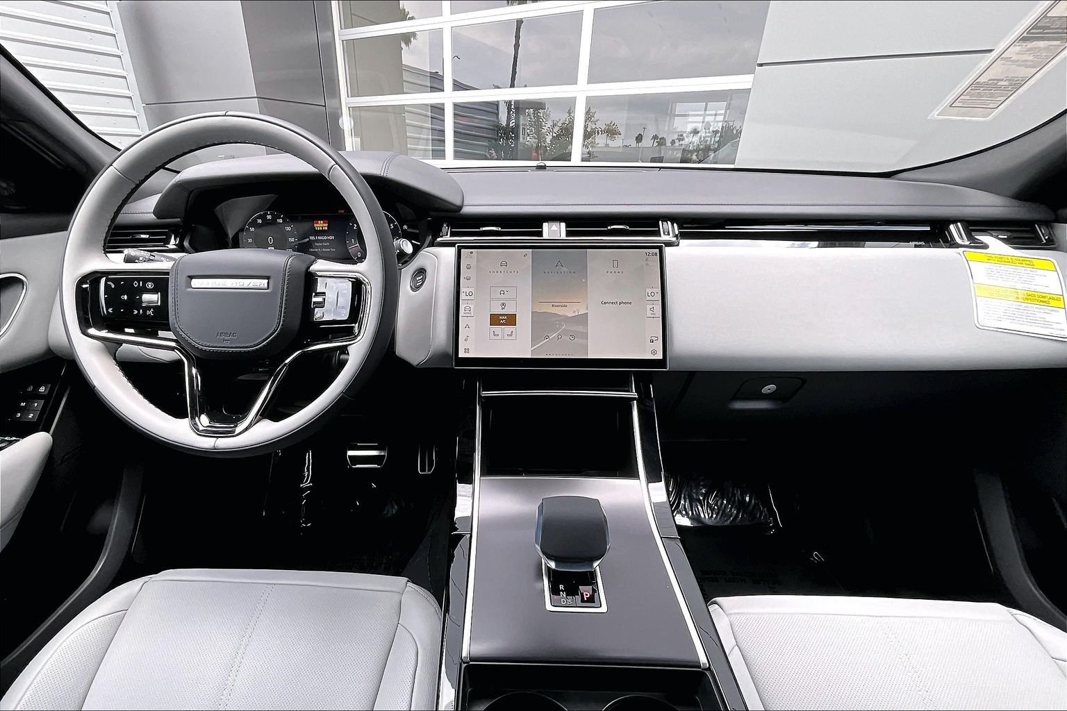 New 2026 Fuji White Land Rover P250 Belgravia Edition image 5