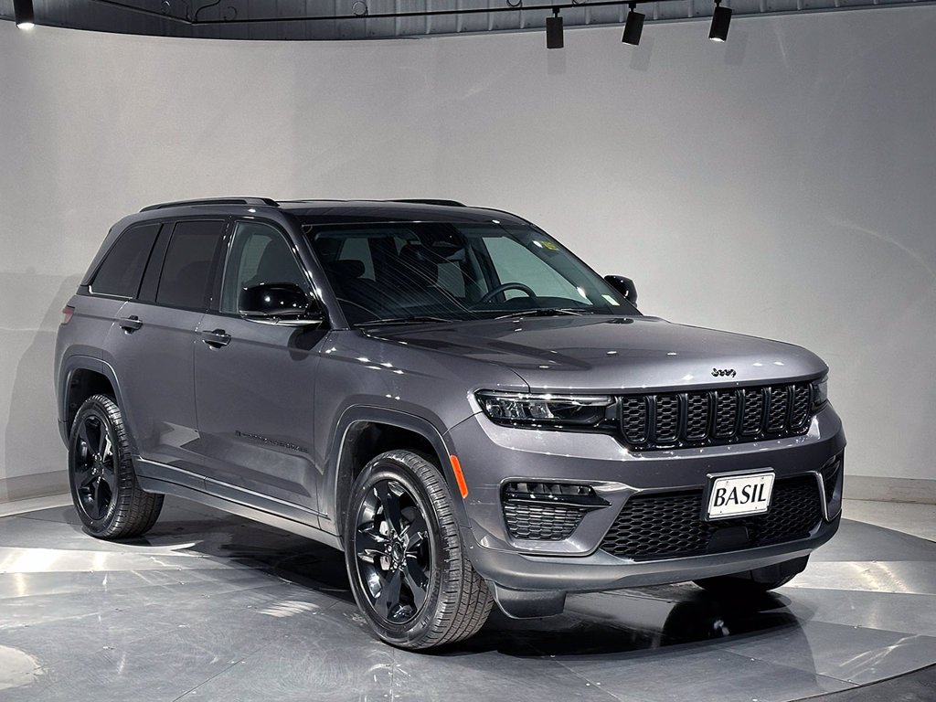 Used 2023 Gray Jeep Limited image 39