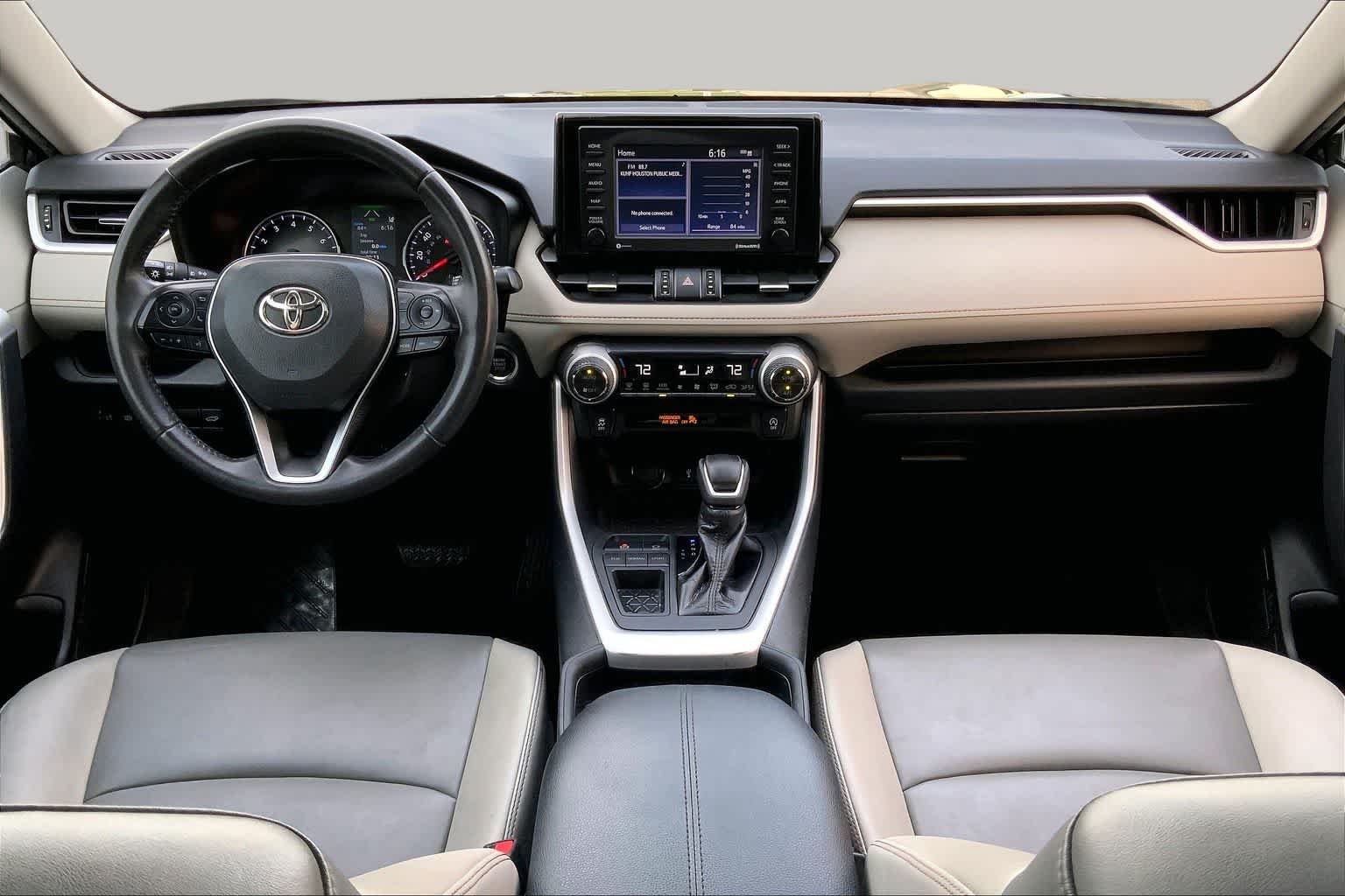Used 2021 Midnight Black Metallic Toyota XLE Premium image 15