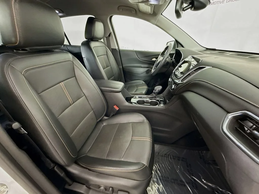 Used 2022 SUMMIT WHITE Chevrolet Premier image 26