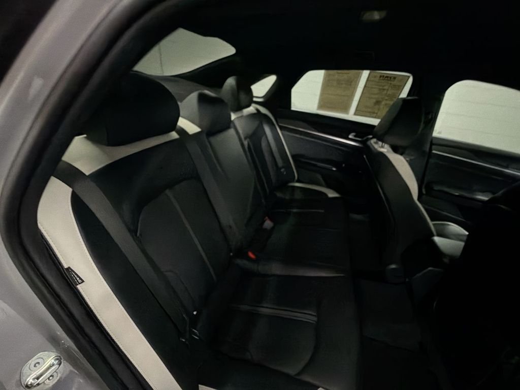 Used 2025 Wolf Gray Kia GT-Line image 25