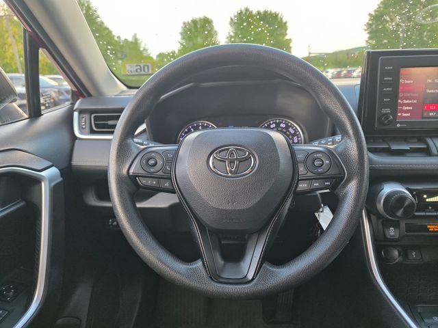 Used 2021 Pearl Toyota LE image 22