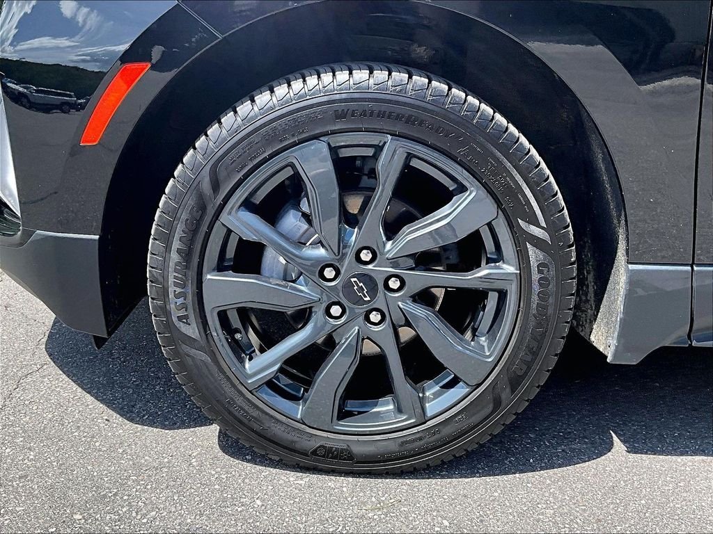 Used 2023 Mosaic Black Metallic Chevrolet RS image 7