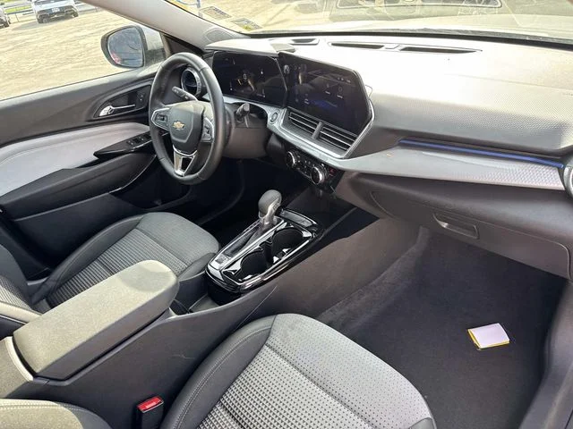 Used 2025 Gray Chevrolet LT image 30
