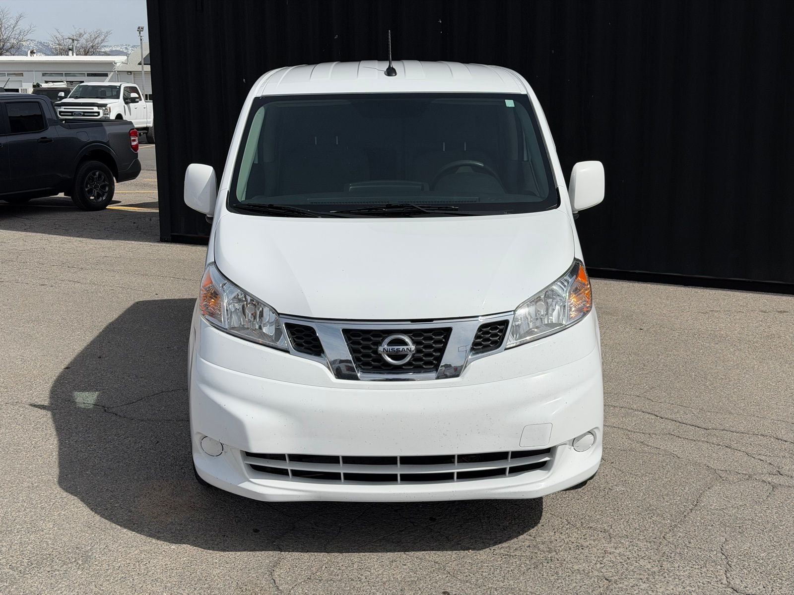 View vehicle photo 3